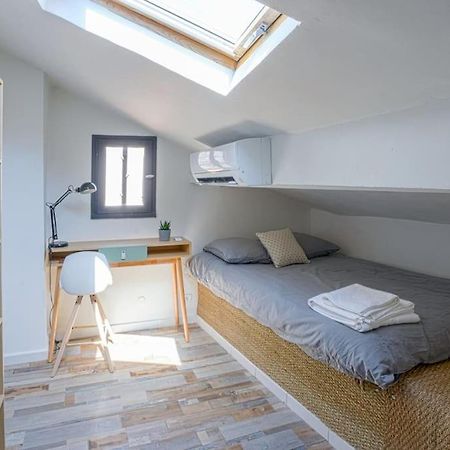 Studio Sous Les Toits Tres Bien Place Et Climatise Montpellier Exterior foto